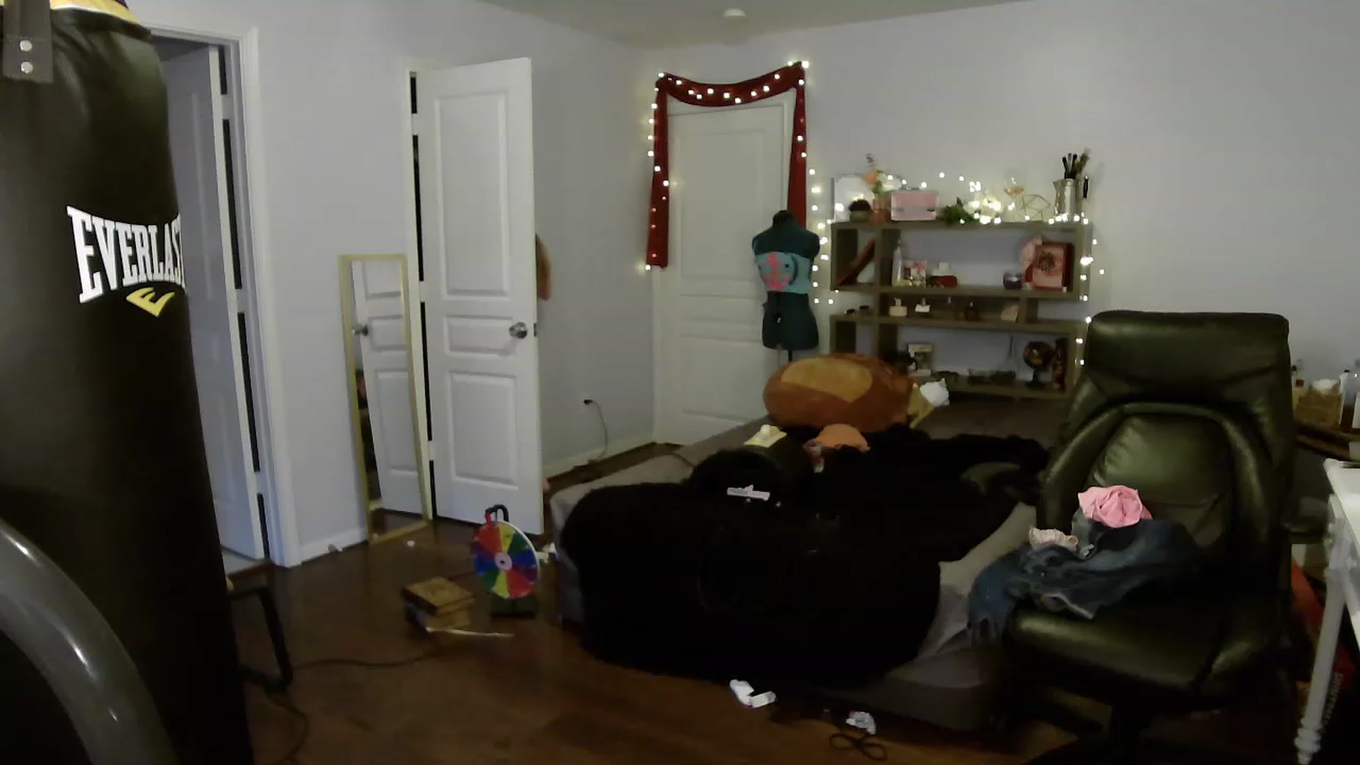 Gallery image thumbnail from Bunnydathug's myfreecams stream on, 04/05/2023, 19:15 image 16 of 20