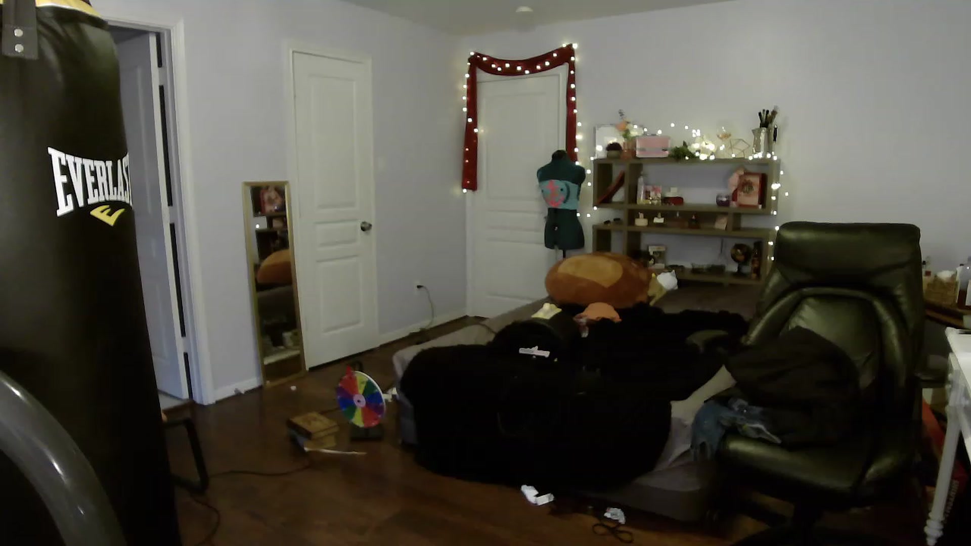 Gallery image thumbnail from Bunnydathug's myfreecams stream on, 04/05/2023, 19:15 image 19 of 20