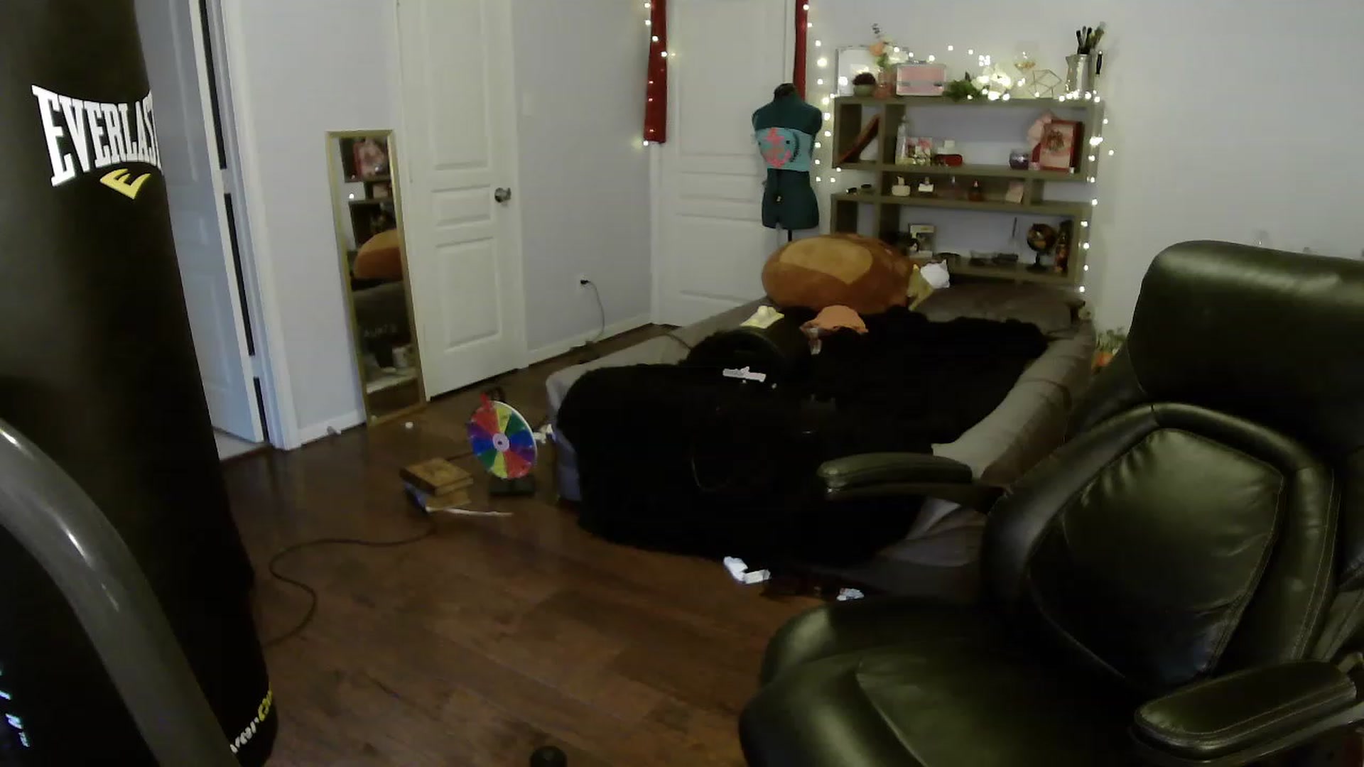 Gallery image thumbnail from Bunnydathug's myfreecams stream on, 04/05/2023, 19:15 image 3 of 20