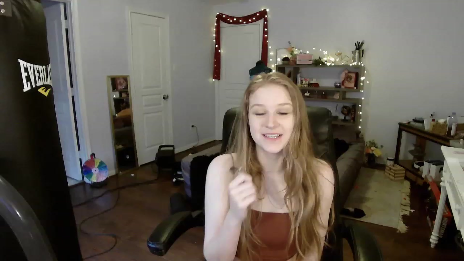 Gallery image thumbnail from Bunnydathug's myfreecams stream on, 04/06/2023, 16:06 image 6 of 20