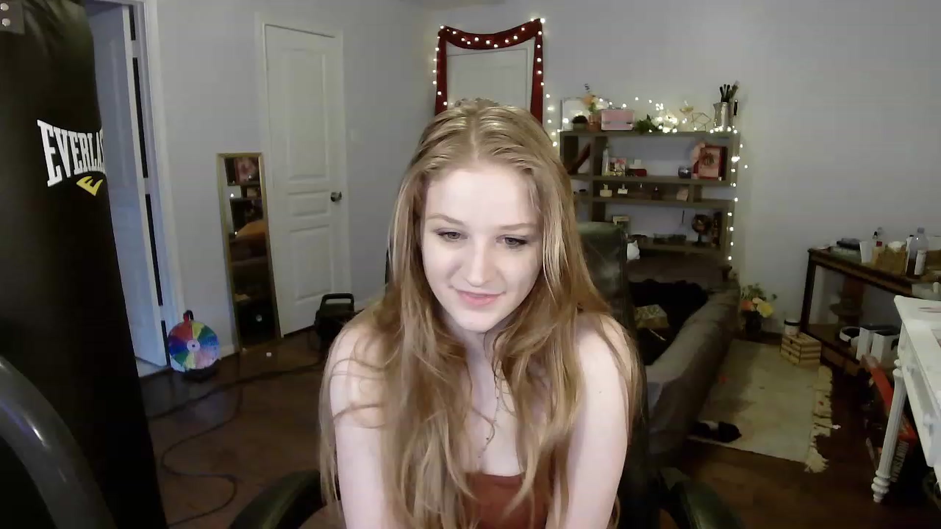 Gallery image thumbnail from Bunnydathug's myfreecams stream on, 04/06/2023, 16:06 image 2 of 20