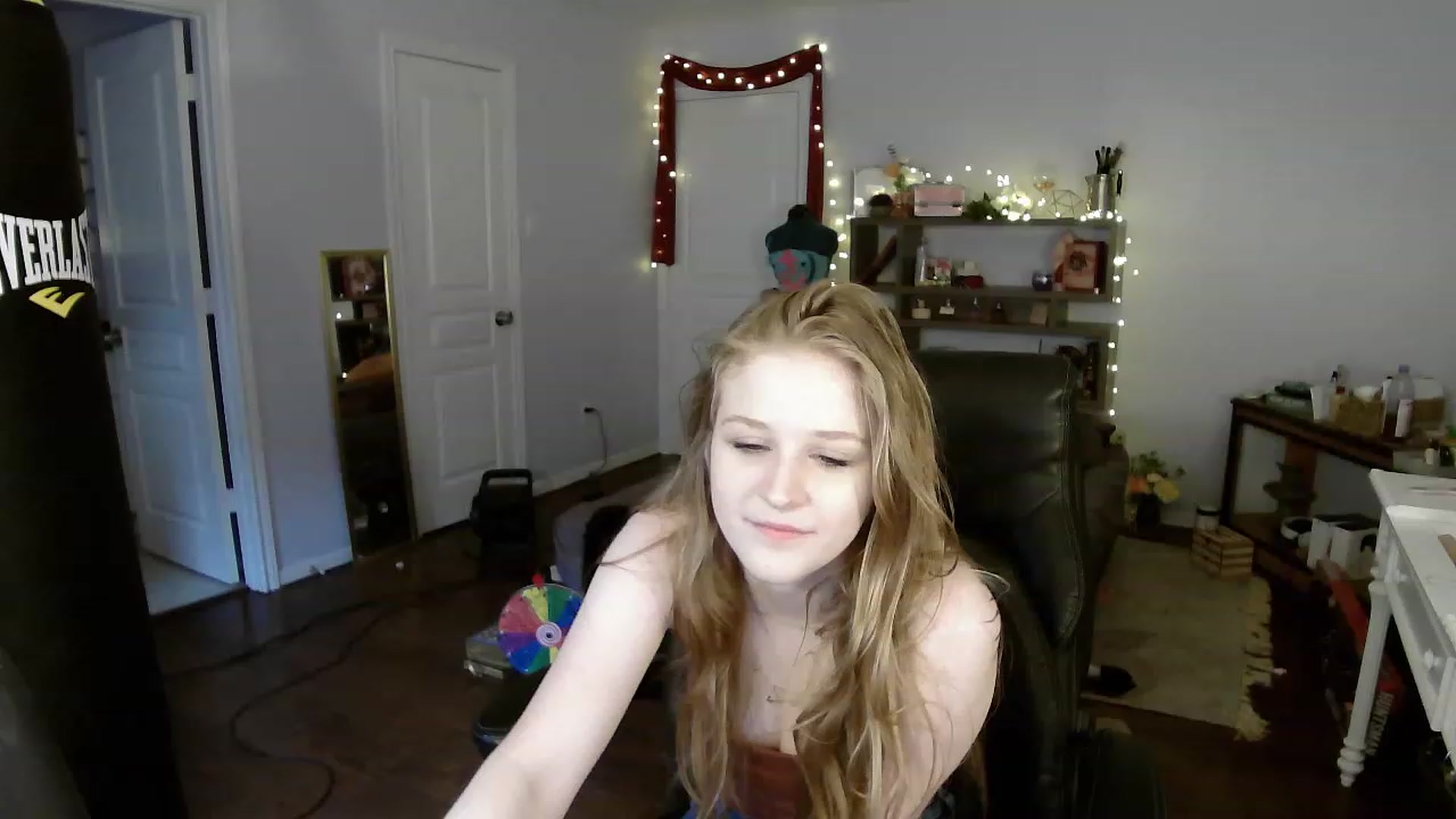 Gallery image thumbnail from Bunnydathug's myfreecams stream on, 04/06/2023, 17:04 image 7 of 20