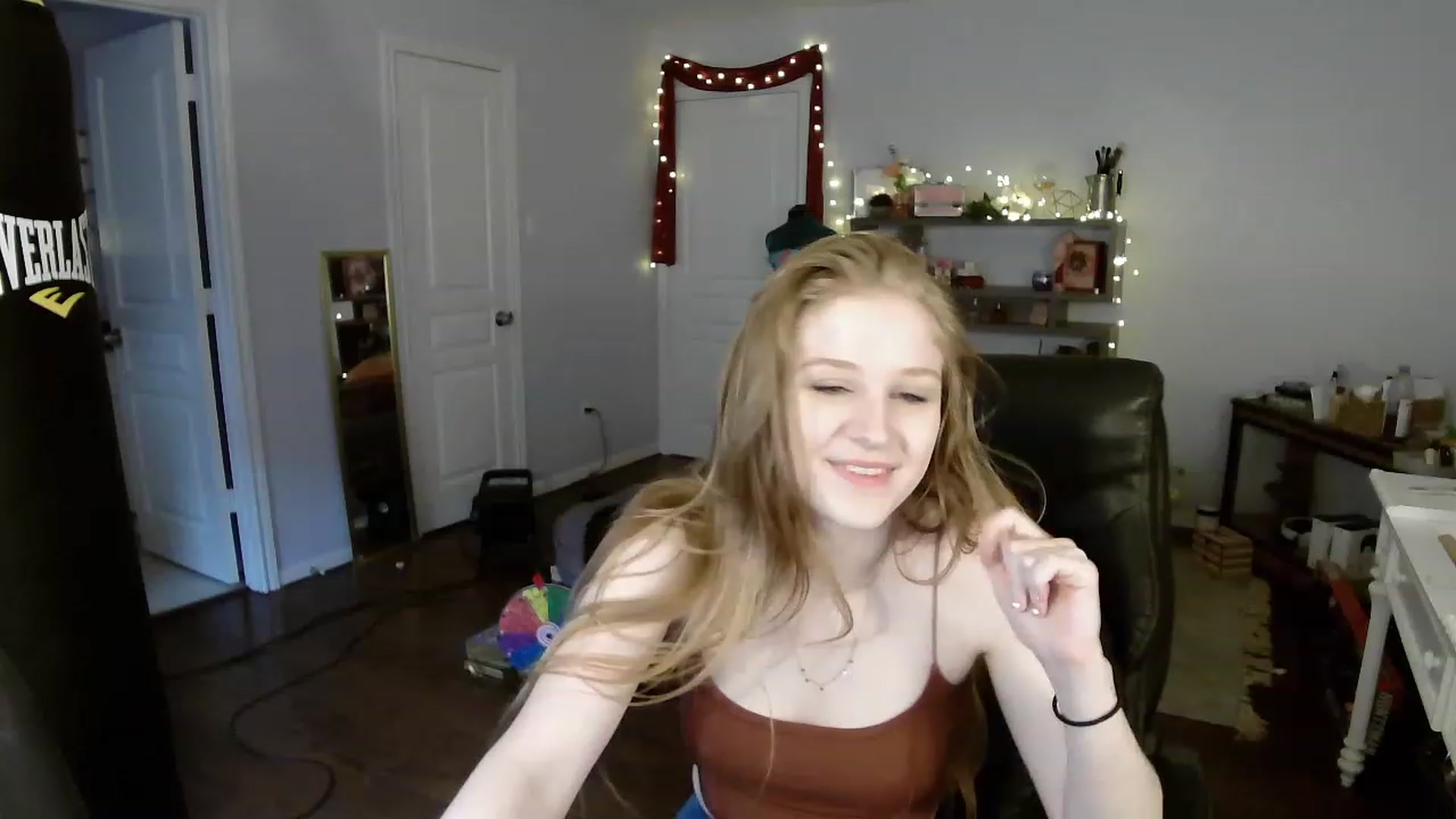 Gallery image thumbnail from Bunnydathug's myfreecams stream on, 04/06/2023, 17:04 image 12 of 20