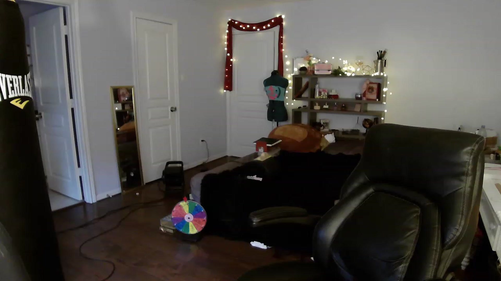 Gallery image thumbnail from Bunnydathug's myfreecams stream on, 04/06/2023, 17:04 image 8 of 20
