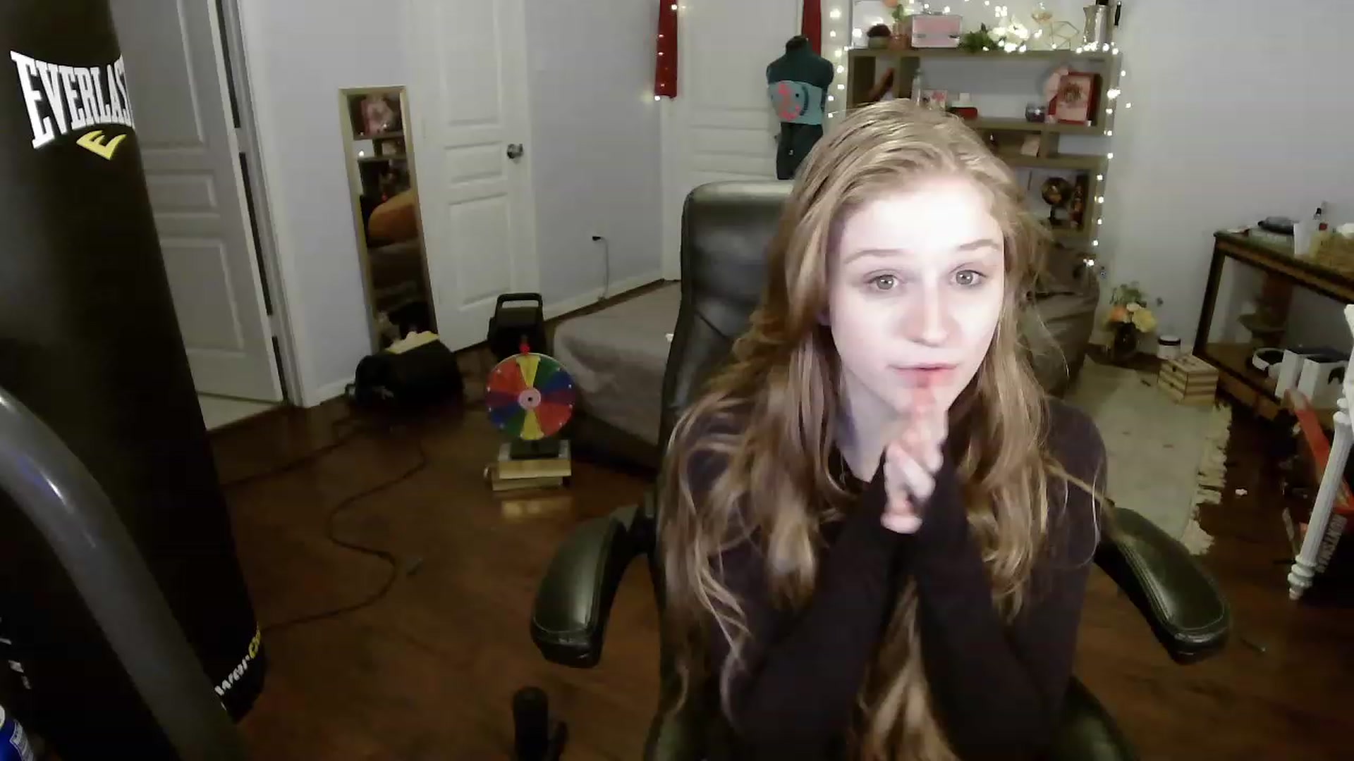 Gallery image thumbnail from Bunnydathug's myfreecams stream on, 04/07/2023, 24:56 image 18 of 20