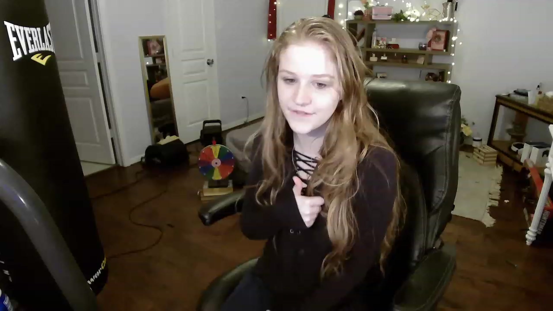 Gallery image thumbnail from Bunnydathug's myfreecams stream on, 04/07/2023, 24:56 image 7 of 20
