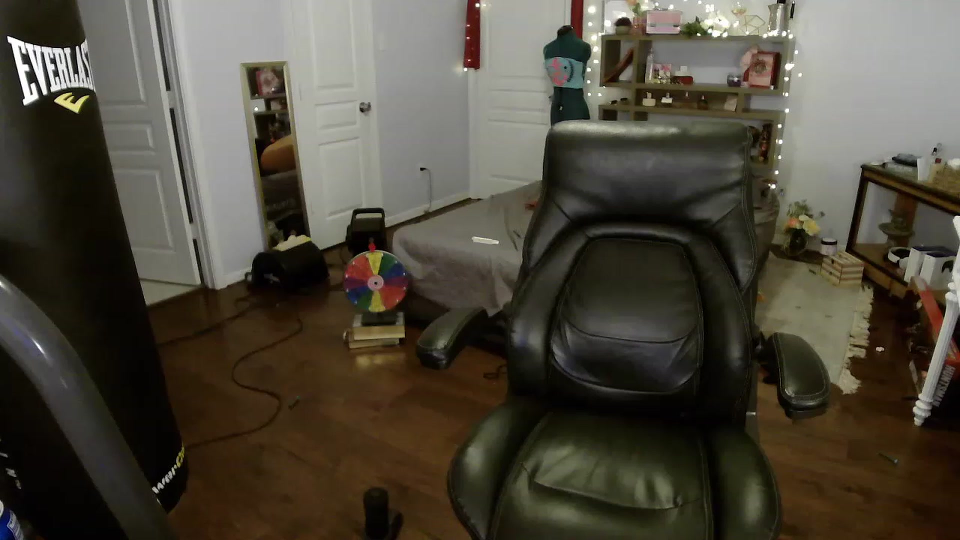 Gallery image thumbnail from Bunnydathug's myfreecams stream on, 04/07/2023, 24:56 image 19 of 20