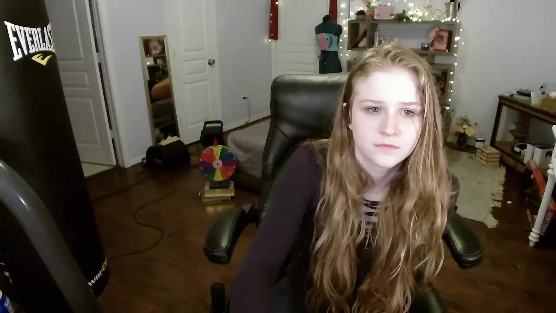 Gallery image thumbnail from Bunnydathug's myfreecams stream on, 04/07/2023, 24:56 image 16 of 20