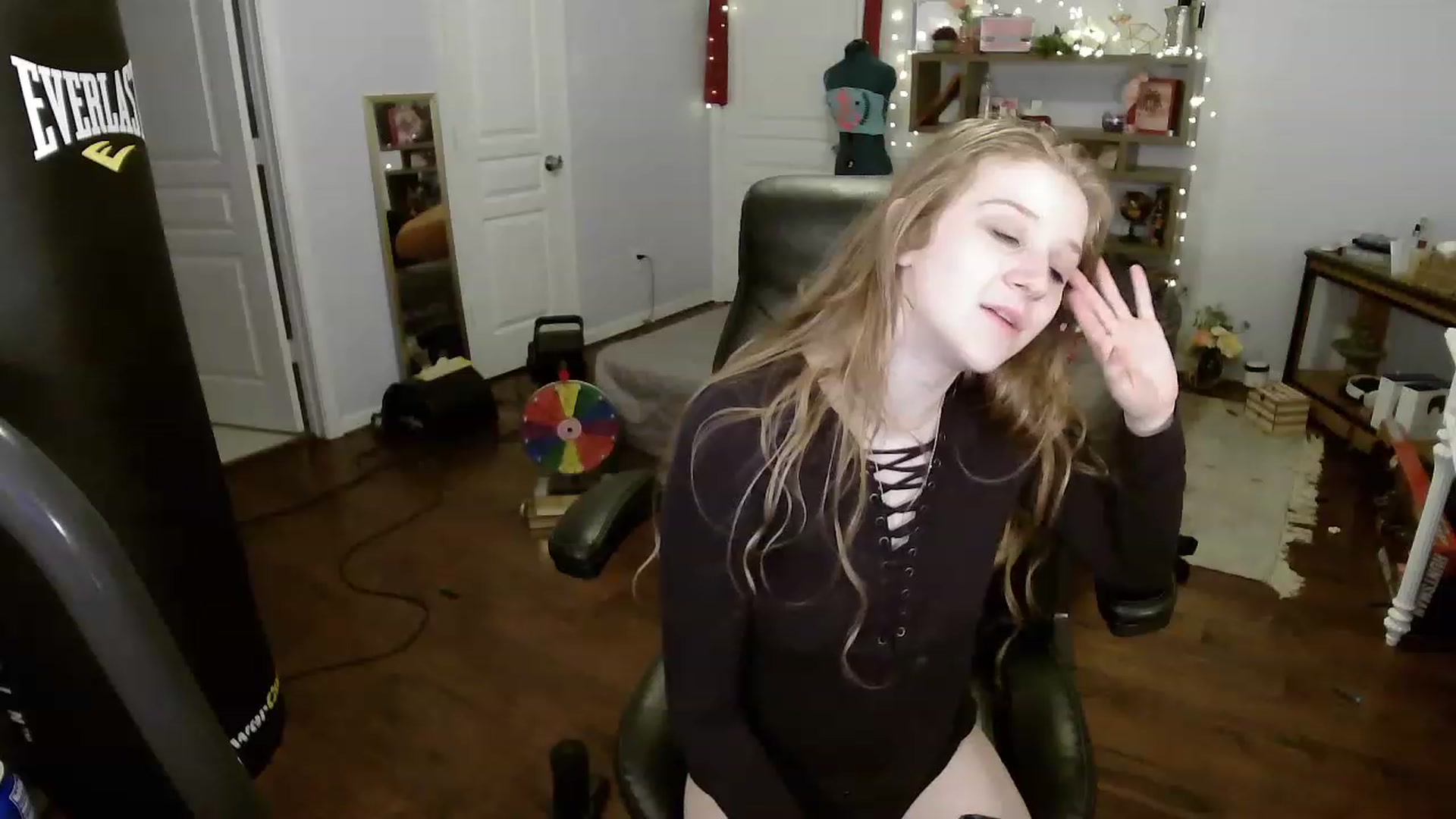Gallery image thumbnail from Bunnydathug's myfreecams stream on, 04/07/2023, 24:56 image 4 of 20