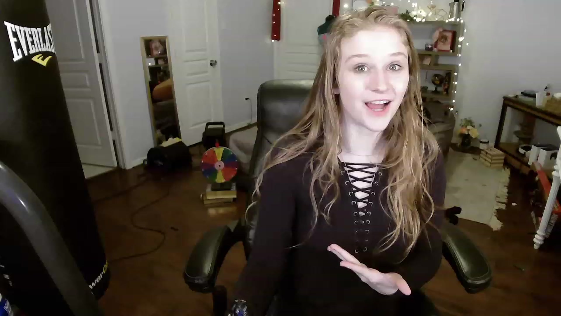 Gallery image thumbnail from Bunnydathug's myfreecams stream on, 04/07/2023, 24:56 image 8 of 20