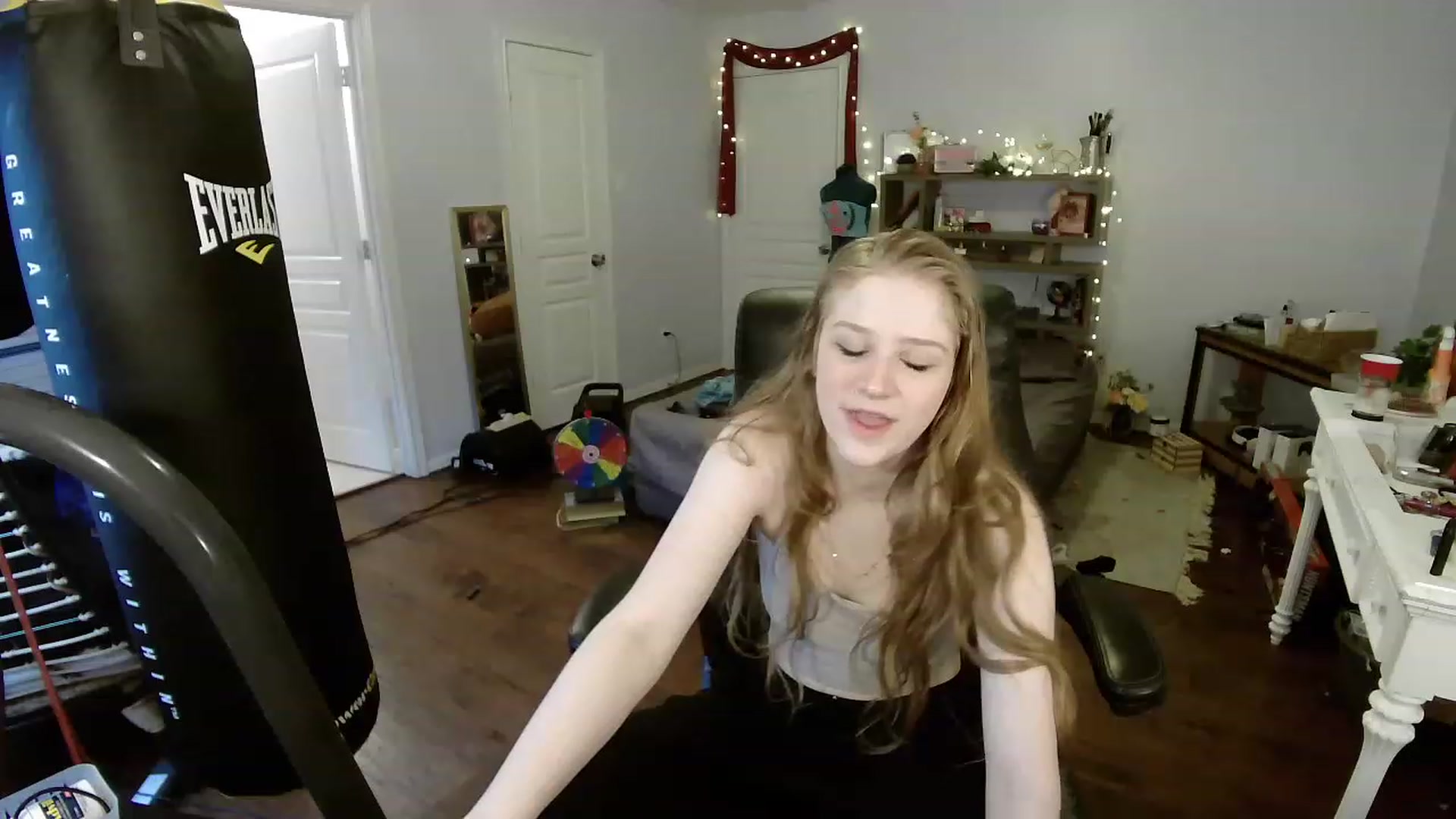 Gallery image thumbnail from Bunnydathug's myfreecams stream on, 04/07/2023, 16:47 image 16 of 20