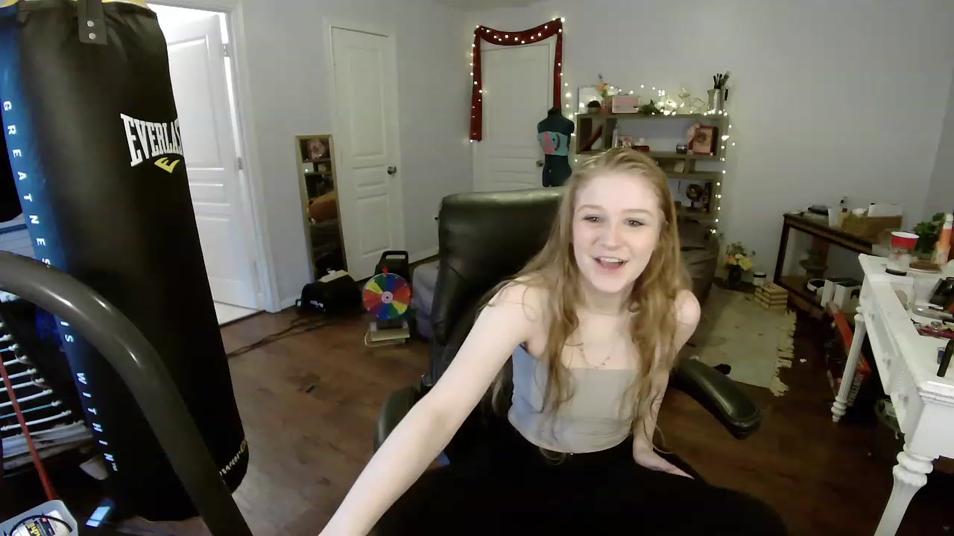 Gallery image thumbnail from Bunnydathug's myfreecams stream on, 04/07/2023, 16:47 image 14 of 20