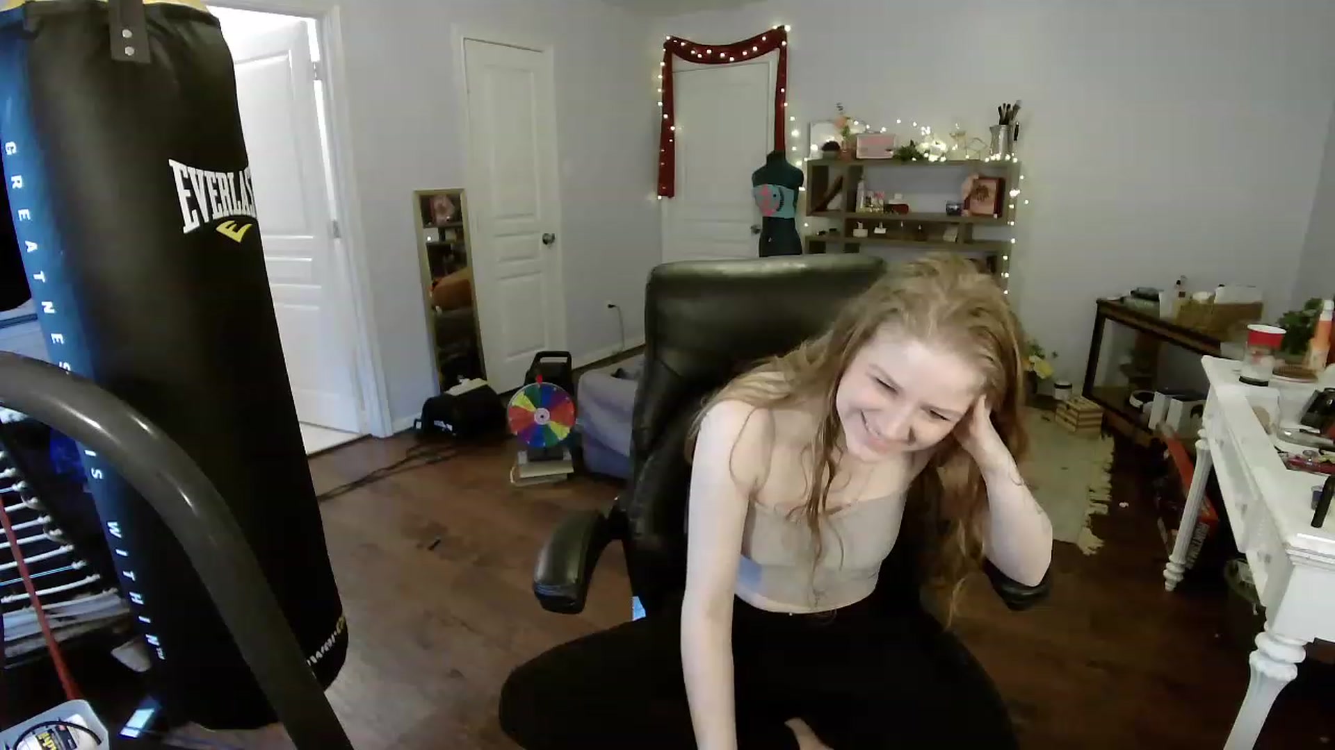 Gallery image thumbnail from Bunnydathug's myfreecams stream on, 04/07/2023, 16:47 image 4 of 20