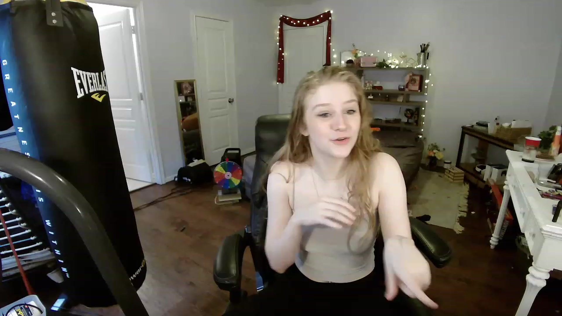 Gallery image thumbnail from Bunnydathug's myfreecams stream on, 04/07/2023, 16:47 image 2 of 20