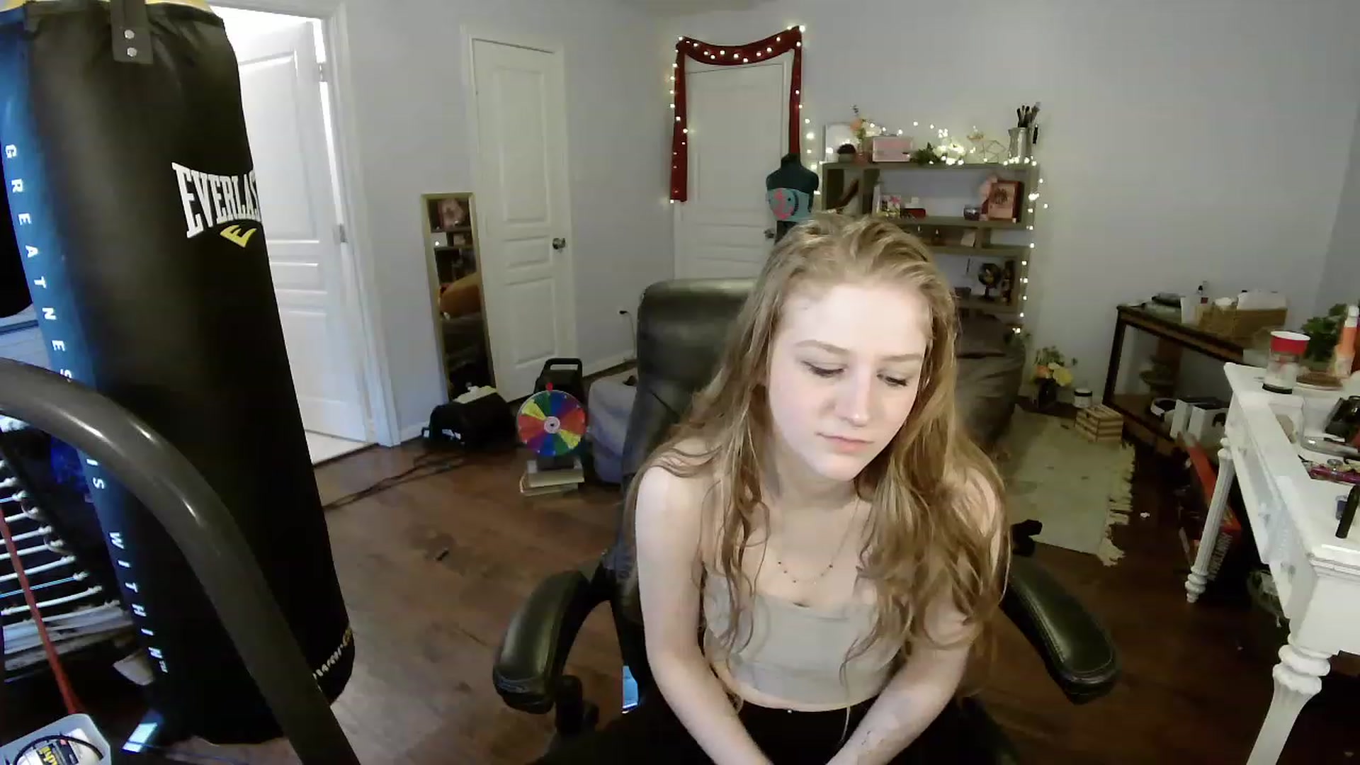 Gallery image thumbnail from Bunnydathug's myfreecams stream on, 04/07/2023, 16:47 image 6 of 20
