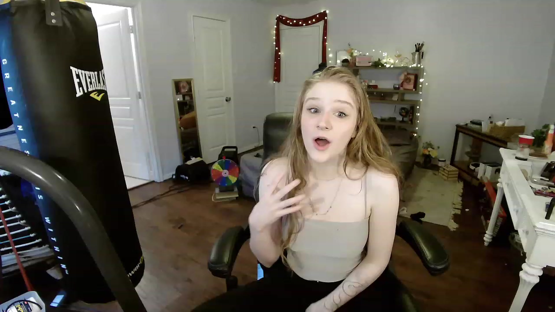 Gallery image thumbnail from Bunnydathug's myfreecams stream on, 04/07/2023, 16:47 image 13 of 20