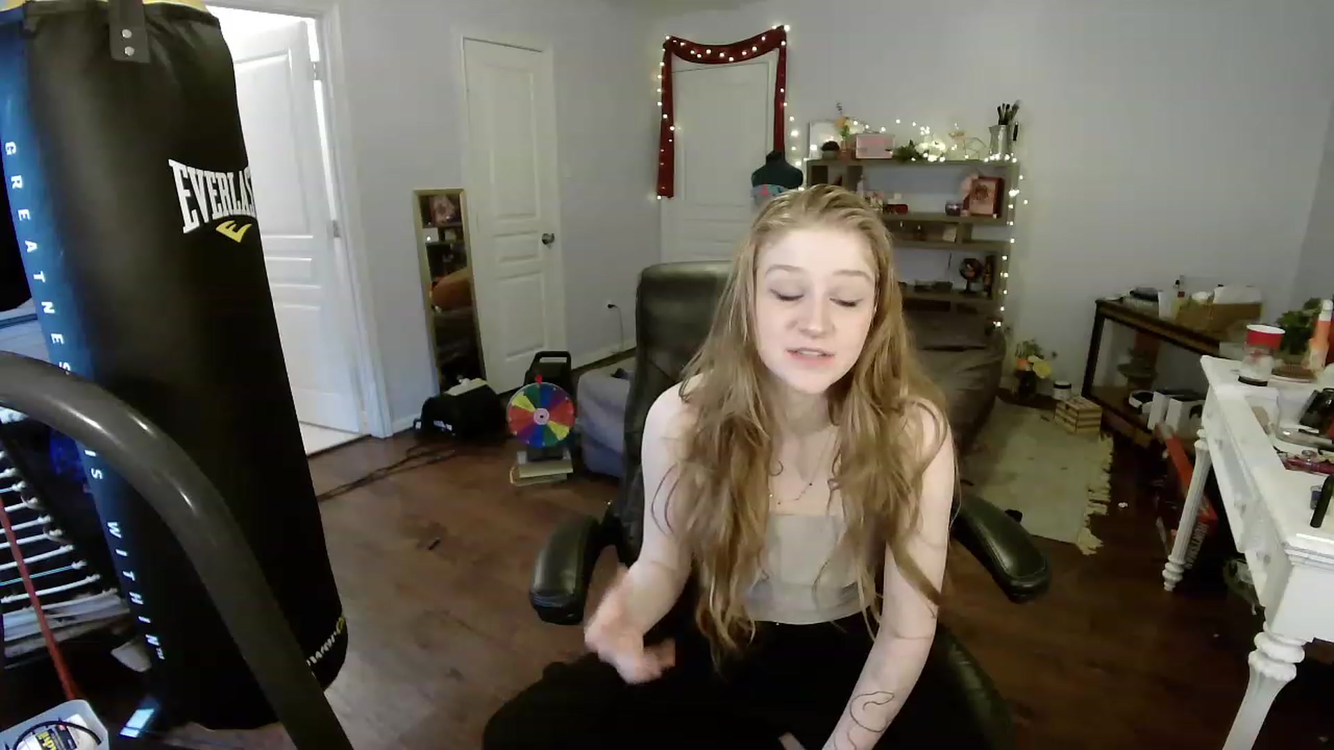 Gallery image thumbnail from Bunnydathug's myfreecams stream on, 04/07/2023, 16:47 image 8 of 20