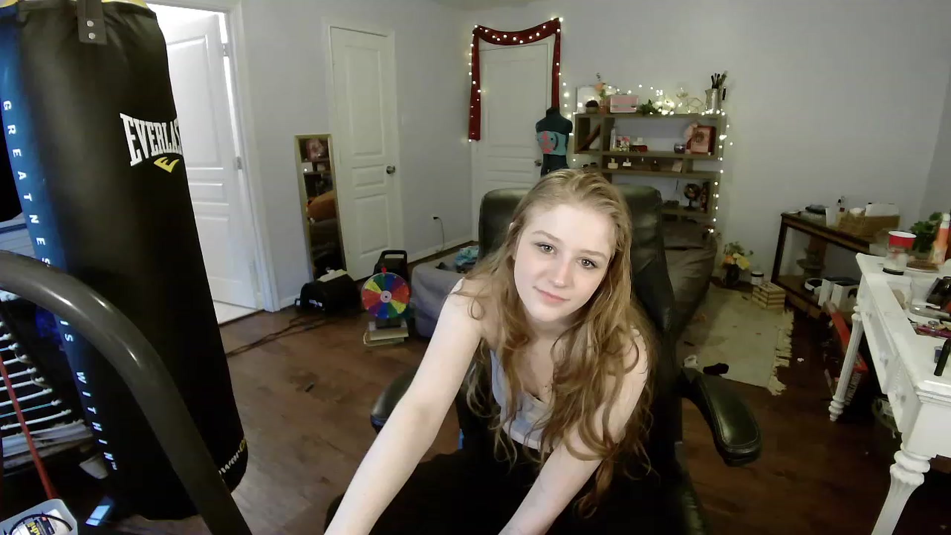 Gallery image thumbnail from Bunnydathug's myfreecams stream on, 04/07/2023, 16:47 image 17 of 20