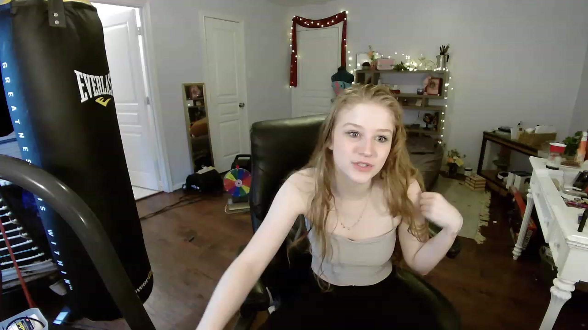 Gallery image thumbnail from Bunnydathug's myfreecams stream on, 04/07/2023, 16:47 image 1 of 20