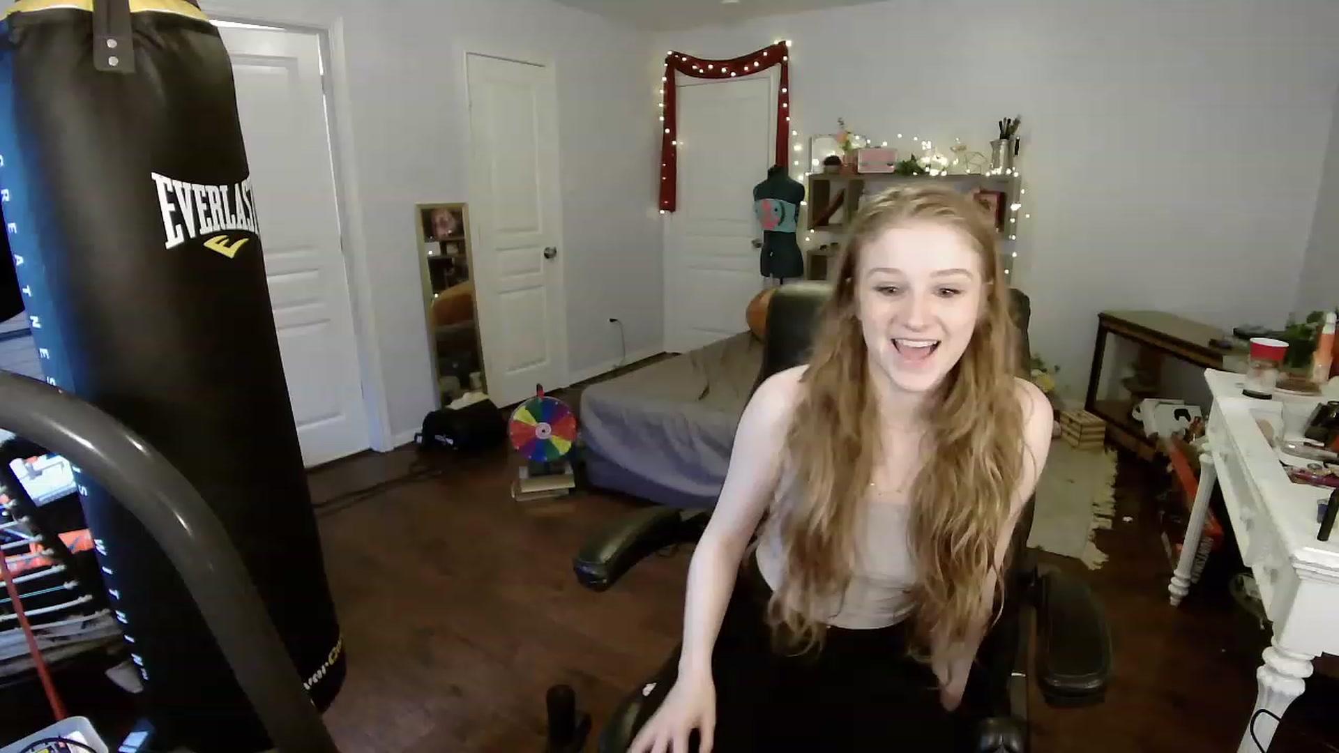 Gallery image thumbnail from Bunnydathug's myfreecams stream on, 04/07/2023, 18:15 image 1 of 20