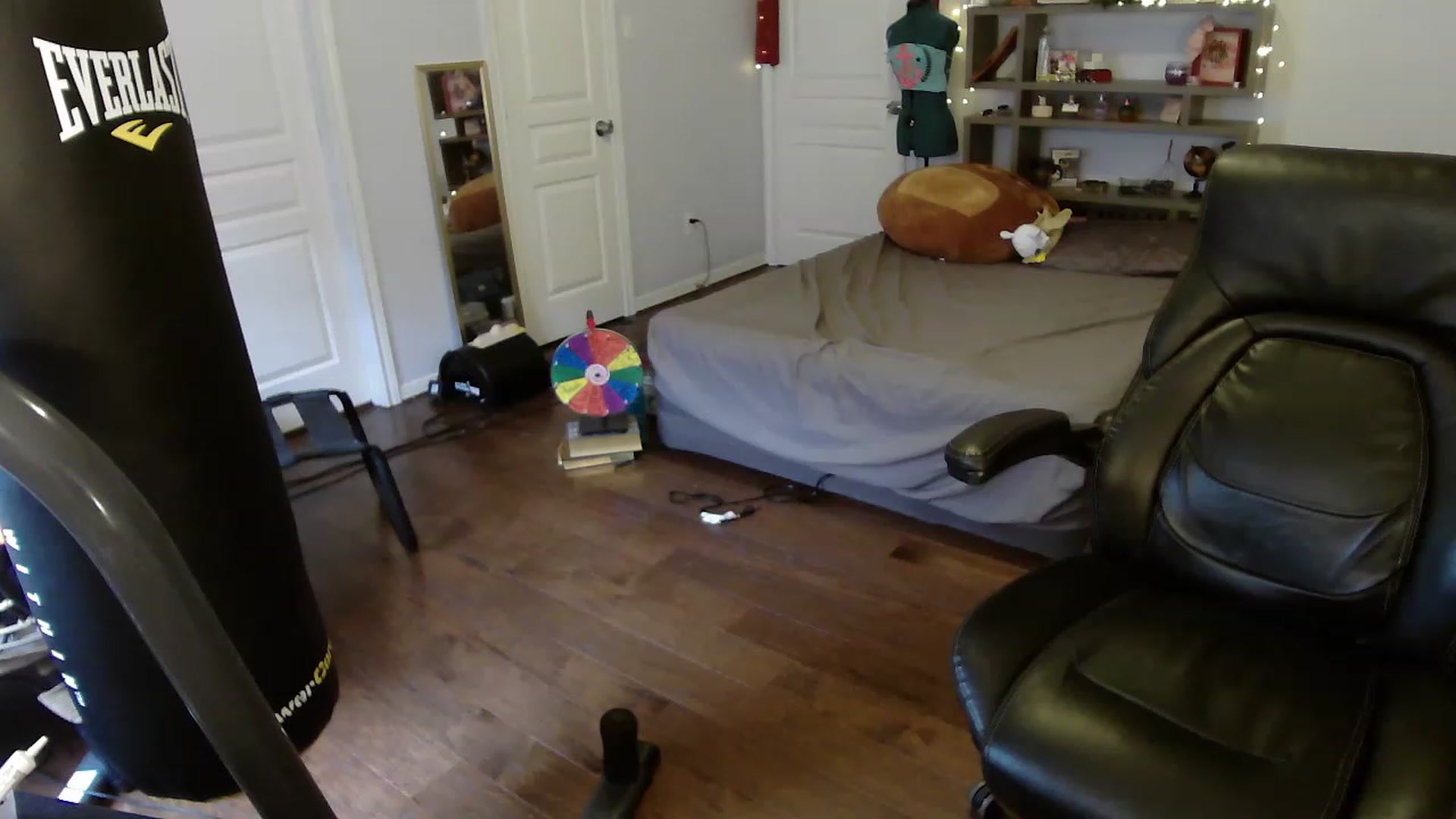 Gallery image thumbnail from Bunnydathug's myfreecams stream on, 04/07/2023, 18:15 image 15 of 20