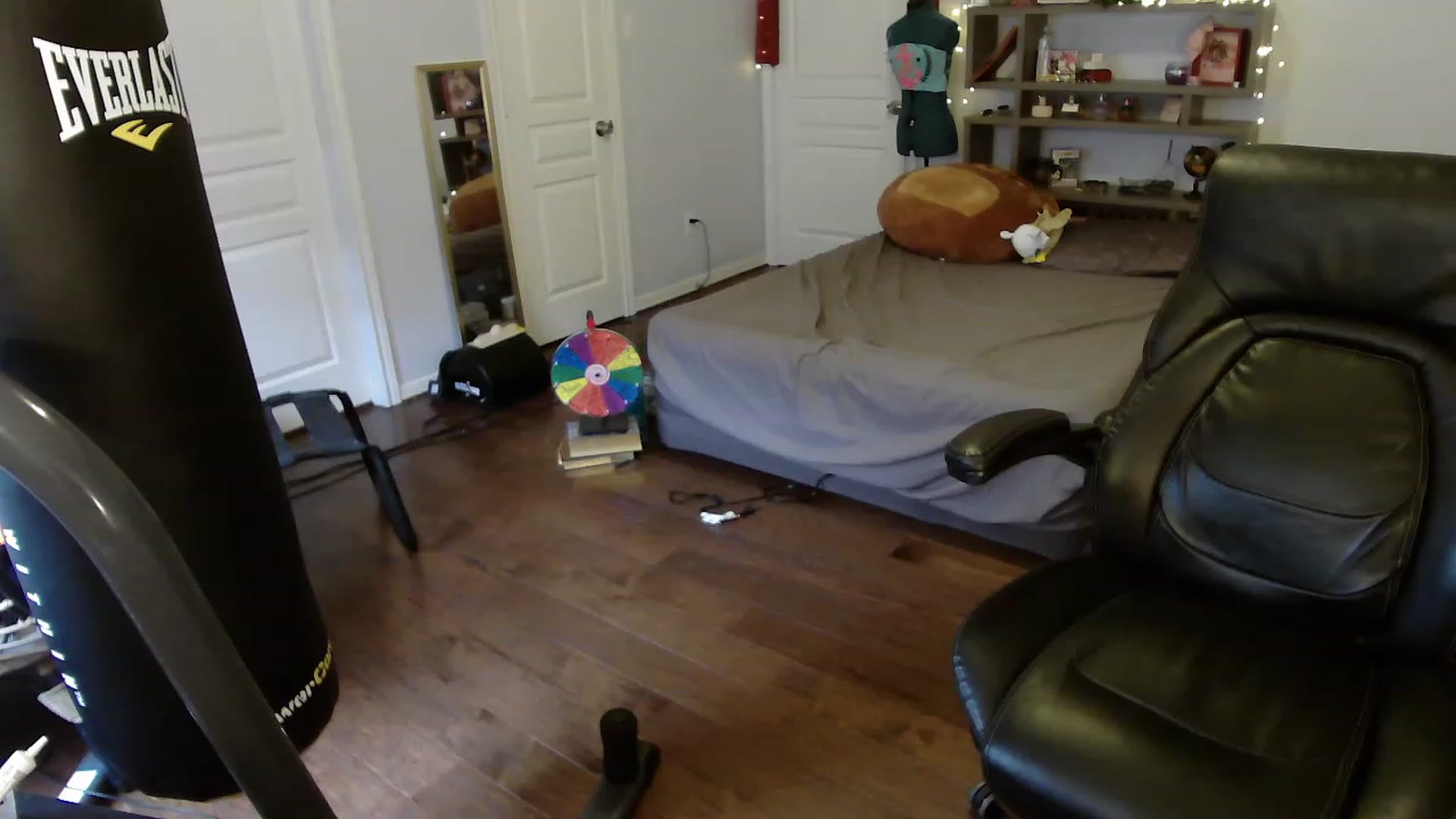 Gallery image thumbnail from Bunnydathug's myfreecams stream on, 04/07/2023, 18:15 image 16 of 20