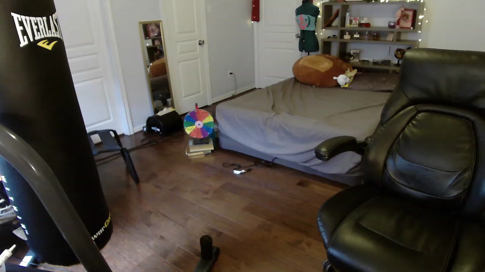 Gallery image thumbnail from Bunnydathug's myfreecams stream on, 04/07/2023, 18:15 image 14 of 20