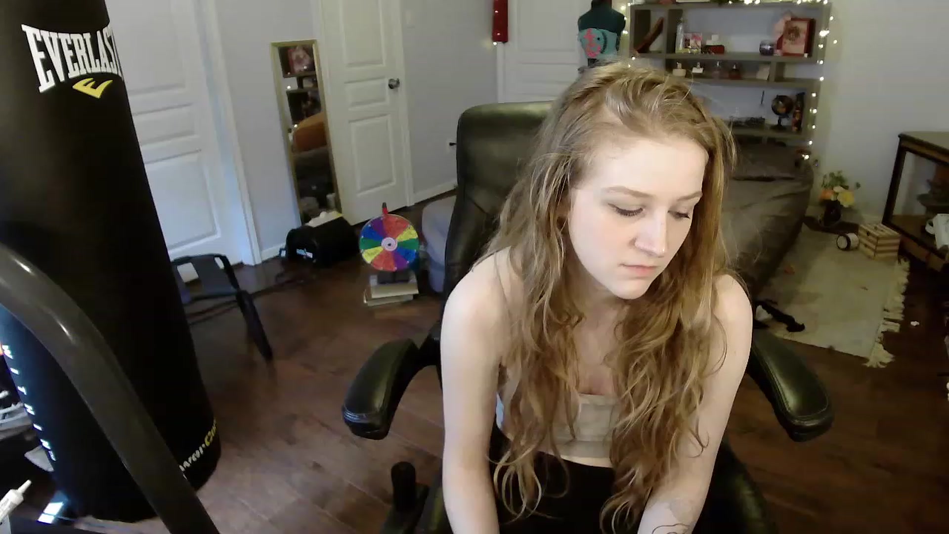 Gallery image thumbnail from Bunnydathug's myfreecams stream on, 04/07/2023, 18:15 image 13 of 20