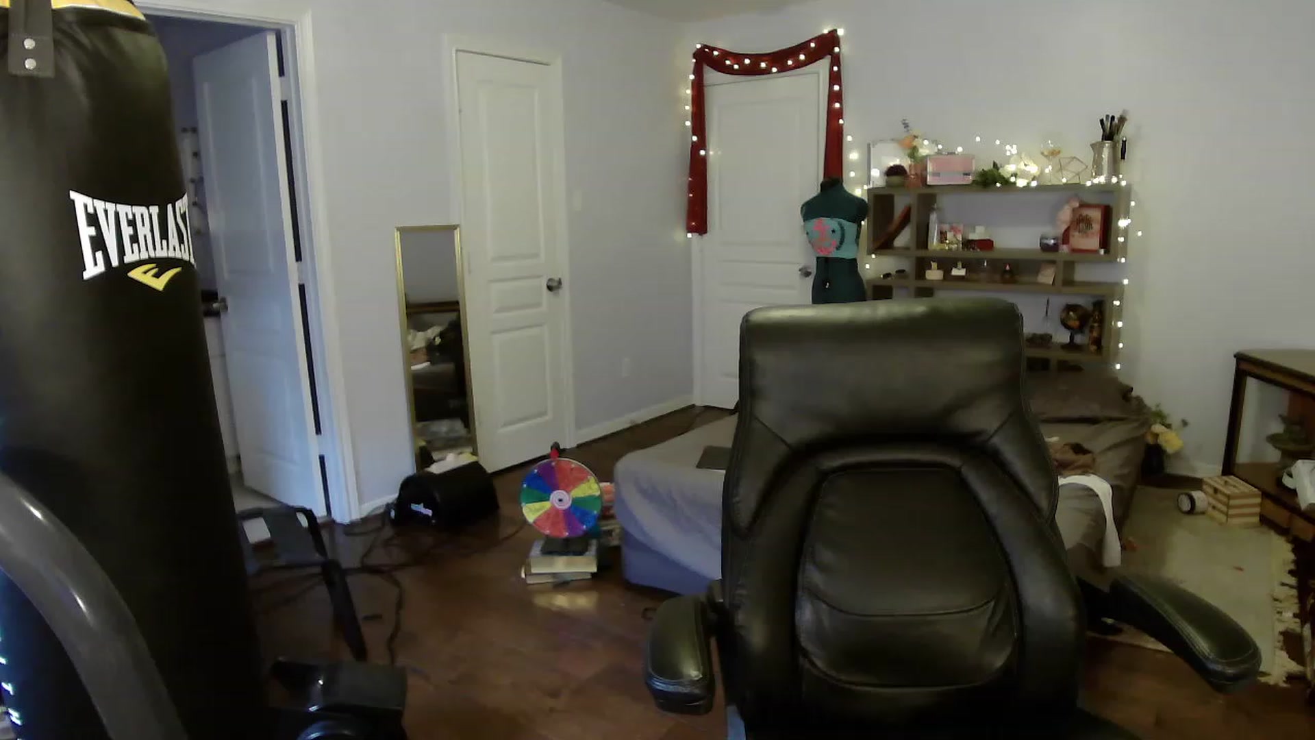 Gallery image thumbnail from Bunnydathug's myfreecams stream on, 04/08/2023, 15:51 image 7 of 20
