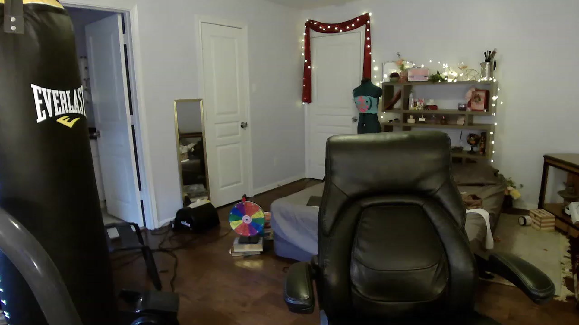 Gallery image thumbnail from Bunnydathug's myfreecams stream on, 04/08/2023, 15:51 image 6 of 20