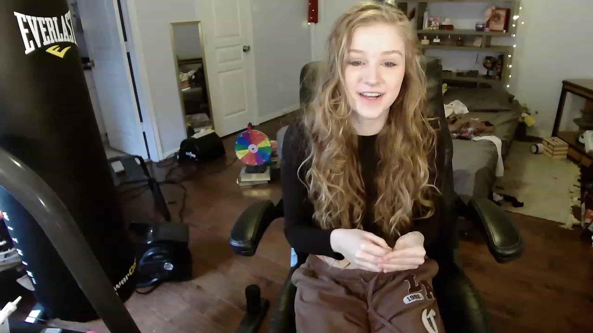 Gallery image thumbnail from Bunnydathug's myfreecams stream on, 04/08/2023, 15:51 image 14 of 20
