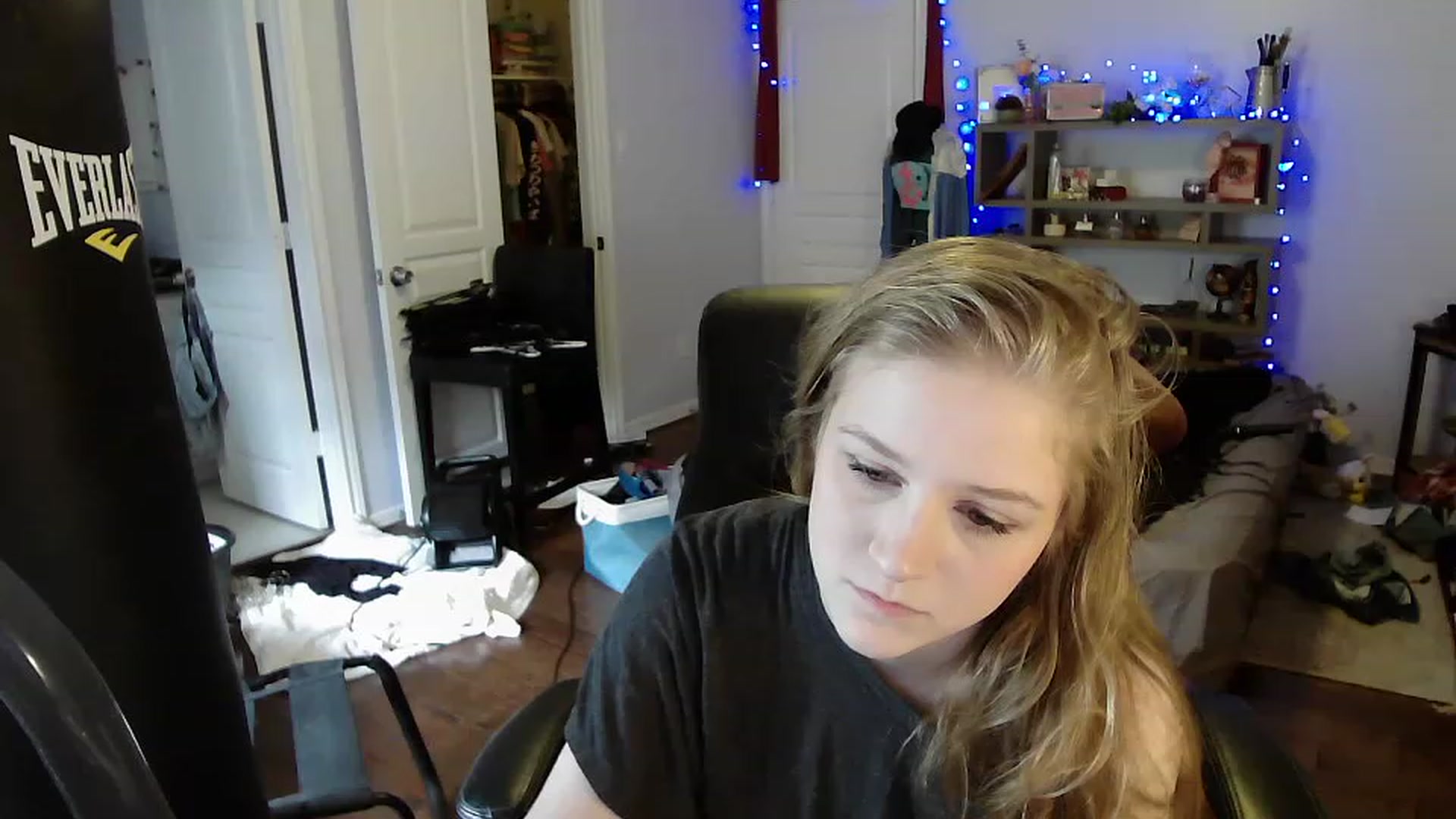 Gallery image thumbnail from Bunnydathug's myfreecams stream on, 04/14/2023, 16:03 image 20 of 20