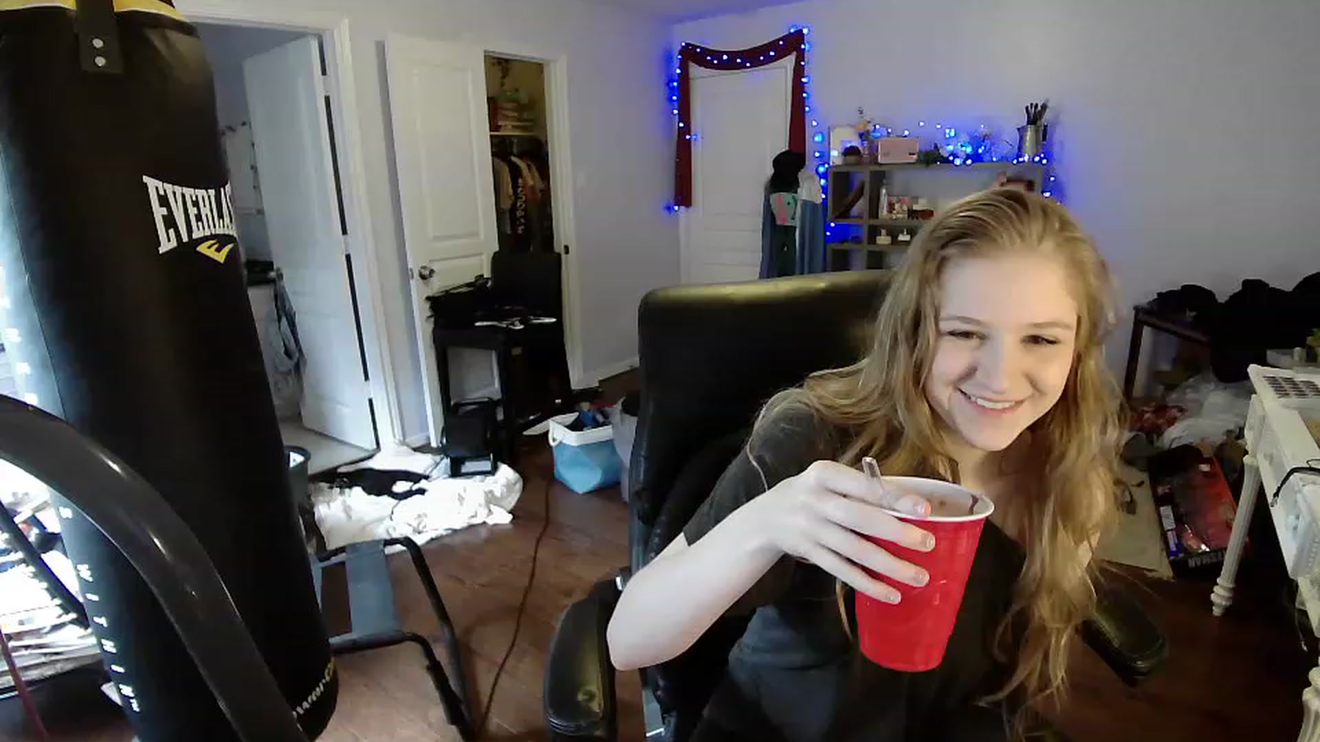 Gallery image thumbnail from Bunnydathug's myfreecams stream on, 04/14/2023, 16:34 image 19 of 20
