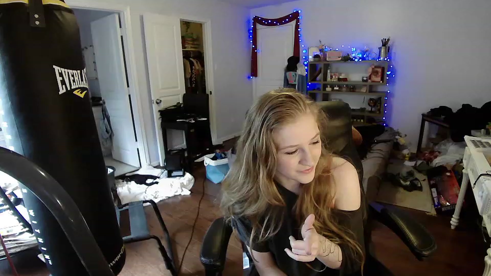 Gallery image thumbnail from Bunnydathug's myfreecams stream on, 04/14/2023, 16:34 image 20 of 20