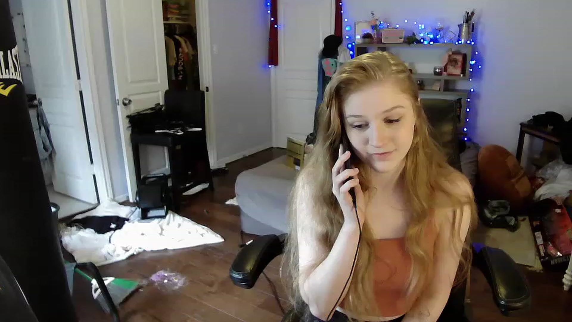 Gallery image thumbnail from Bunnydathug's myfreecams stream on, 04/14/2023, 20:00 image 2 of 20
