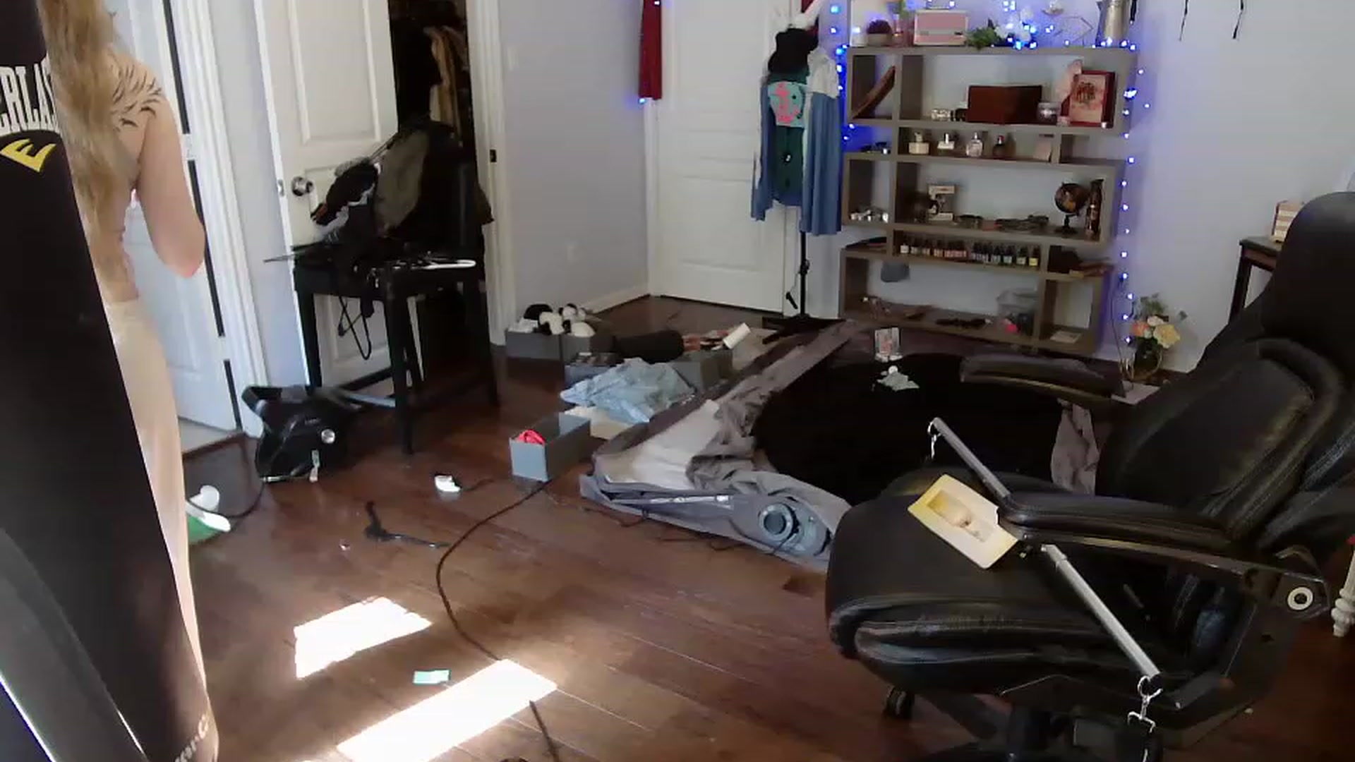 Gallery image thumbnail from Bunnydathug's myfreecams stream on, 04/15/2023, 16:00 image 2 of 20