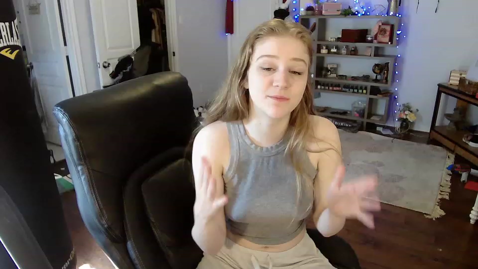Gallery image thumbnail from Bunnydathug's myfreecams stream on, 04/15/2023, 16:00 image 15 of 20
