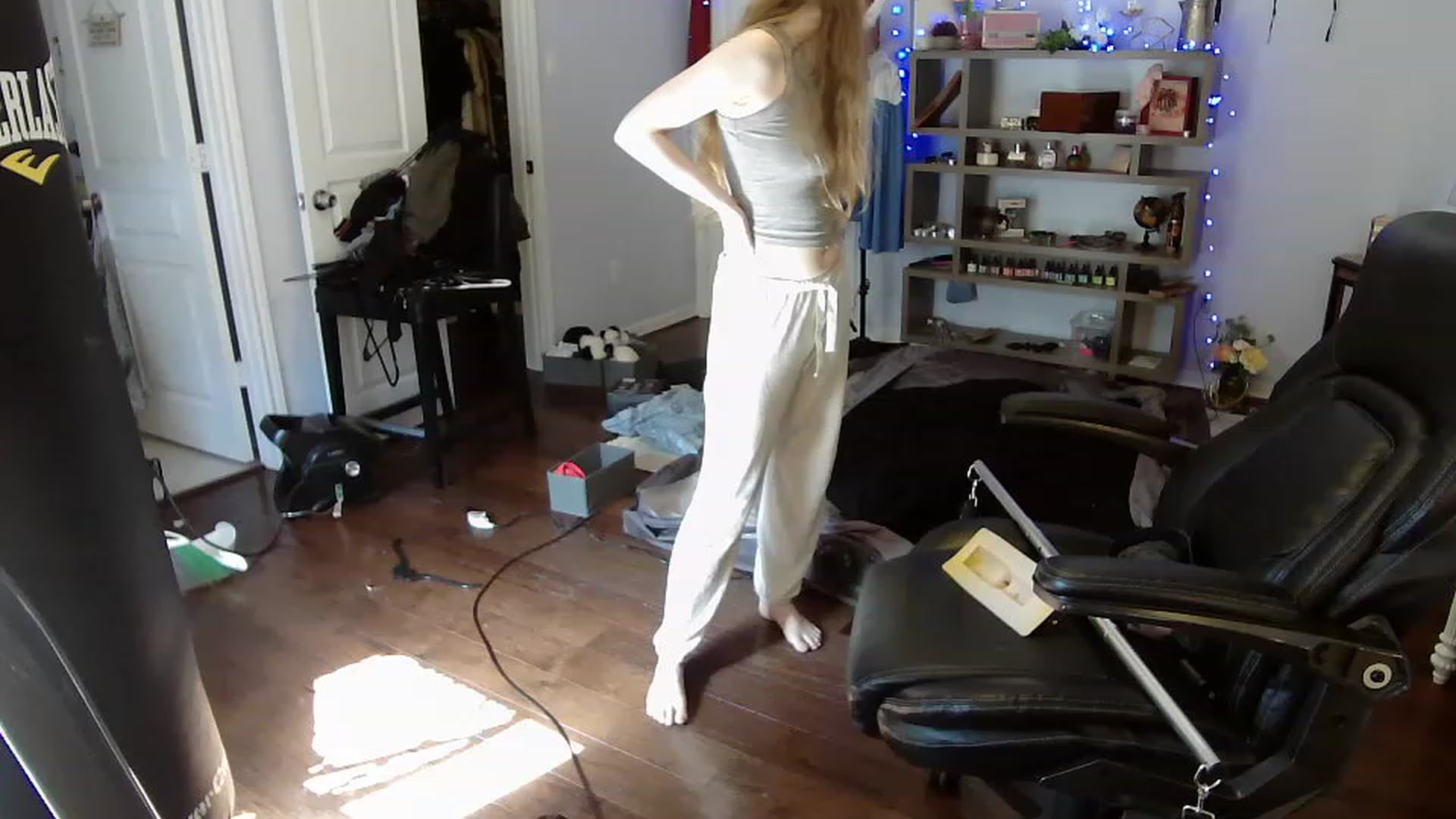 Gallery image thumbnail from Bunnydathug's myfreecams stream on, 04/15/2023, 16:00 image 3 of 20