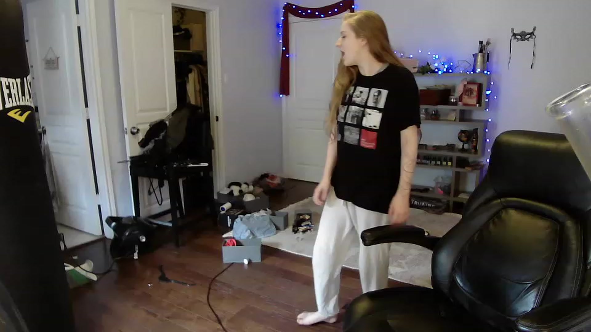 Gallery image thumbnail from Bunnydathug's myfreecams stream on, 04/15/2023, 18:01 image 1 of 20