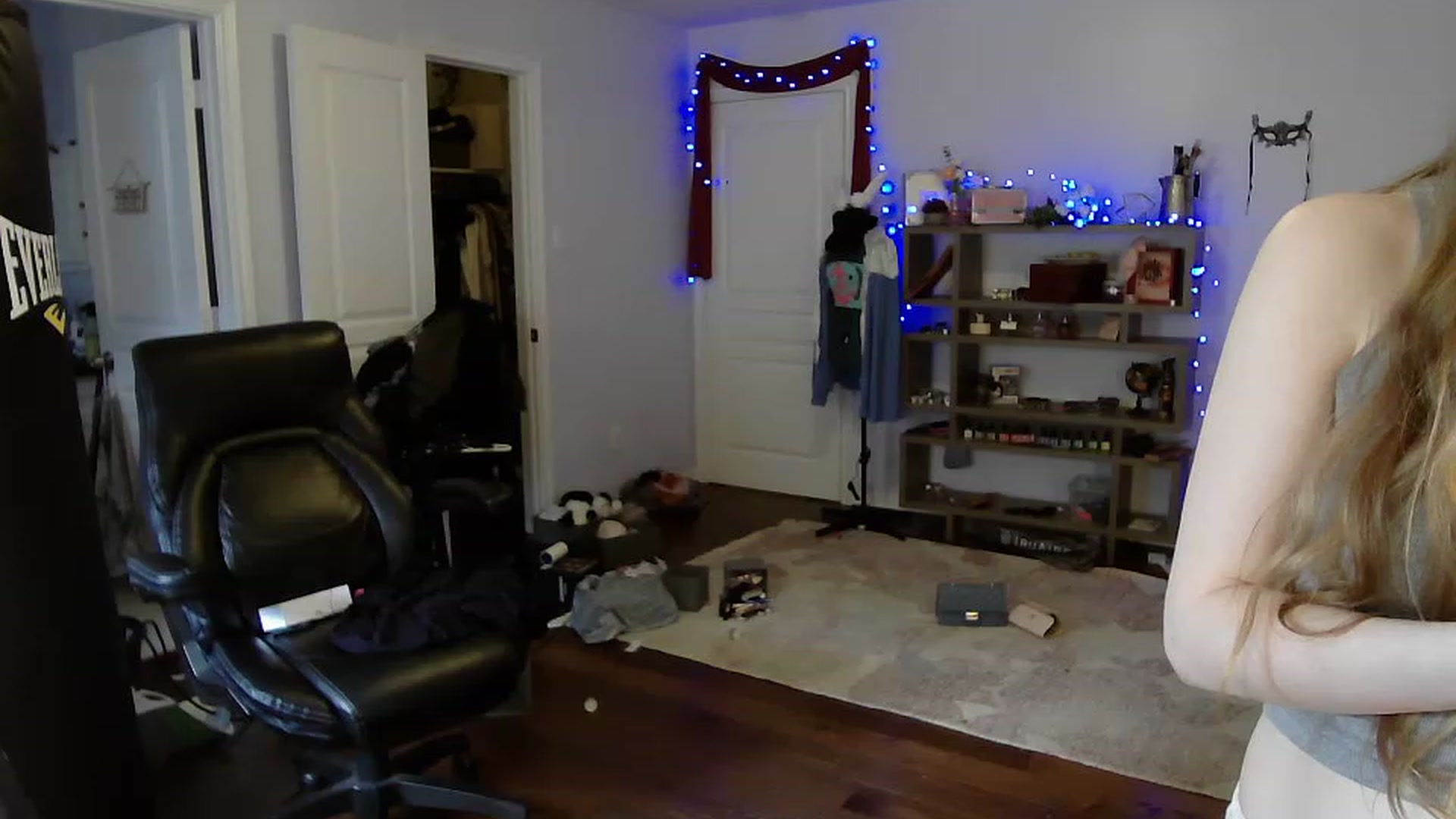 Gallery image thumbnail from Bunnydathug's myfreecams stream on, 04/15/2023, 18:01 image 19 of 20