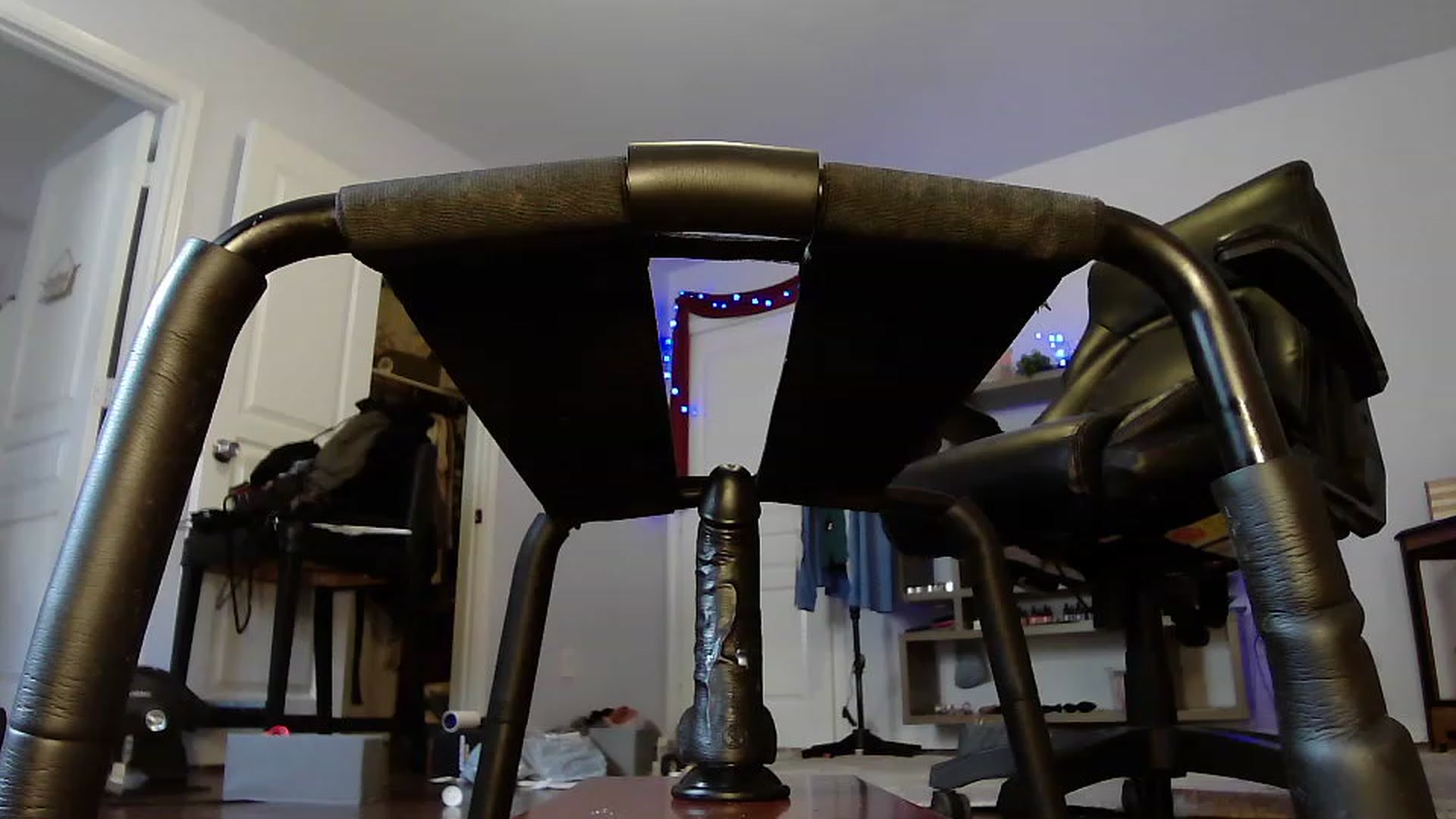 Gallery image thumbnail from Bunnydathug's myfreecams stream on, 04/15/2023, 19:43 image 10 of 20