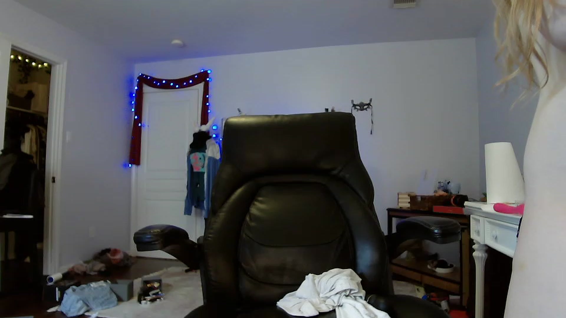 Gallery image thumbnail from Bunnydathug's myfreecams stream on, 04/15/2023, 20:51 image 5 of 20