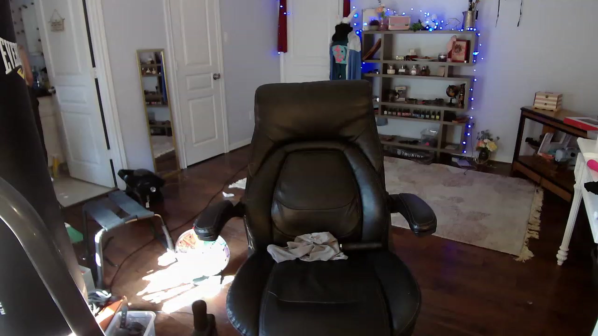 Gallery image thumbnail from Bunnydathug's myfreecams stream on, 04/17/2023, 15:10 image 15 of 20