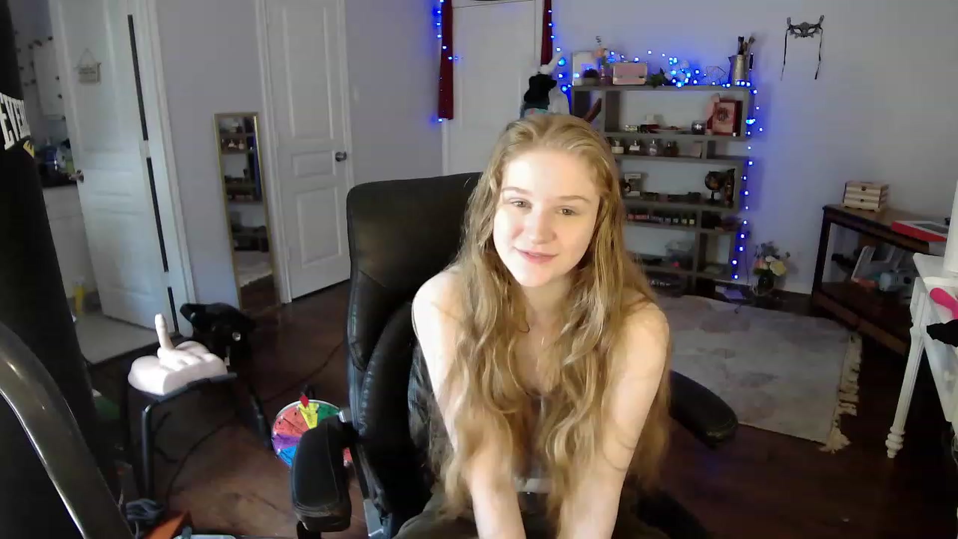 Gallery image thumbnail from Bunnydathug's myfreecams stream on, 04/17/2023, 16:43 image 4 of 20