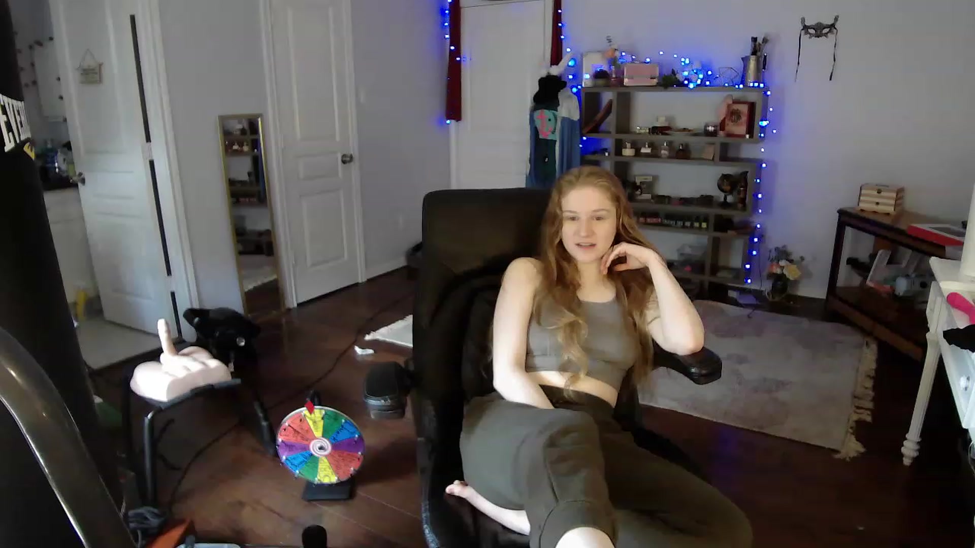 Gallery image thumbnail from Bunnydathug's myfreecams stream on, 04/17/2023, 16:43 image 3 of 20