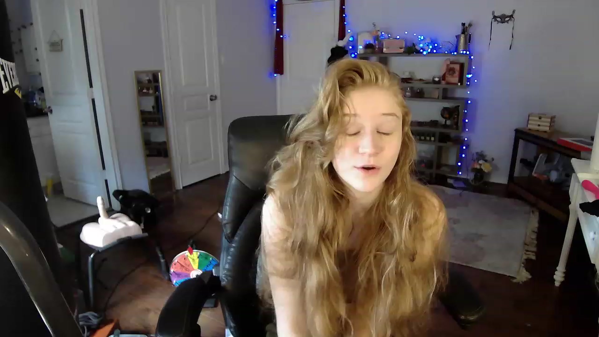 Gallery image thumbnail from Bunnydathug's myfreecams stream on, 04/17/2023, 16:43 image 16 of 20