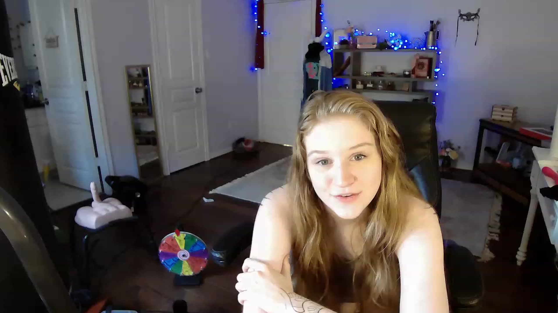 Gallery image thumbnail from Bunnydathug's myfreecams stream on, 04/17/2023, 17:28 image 5 of 20