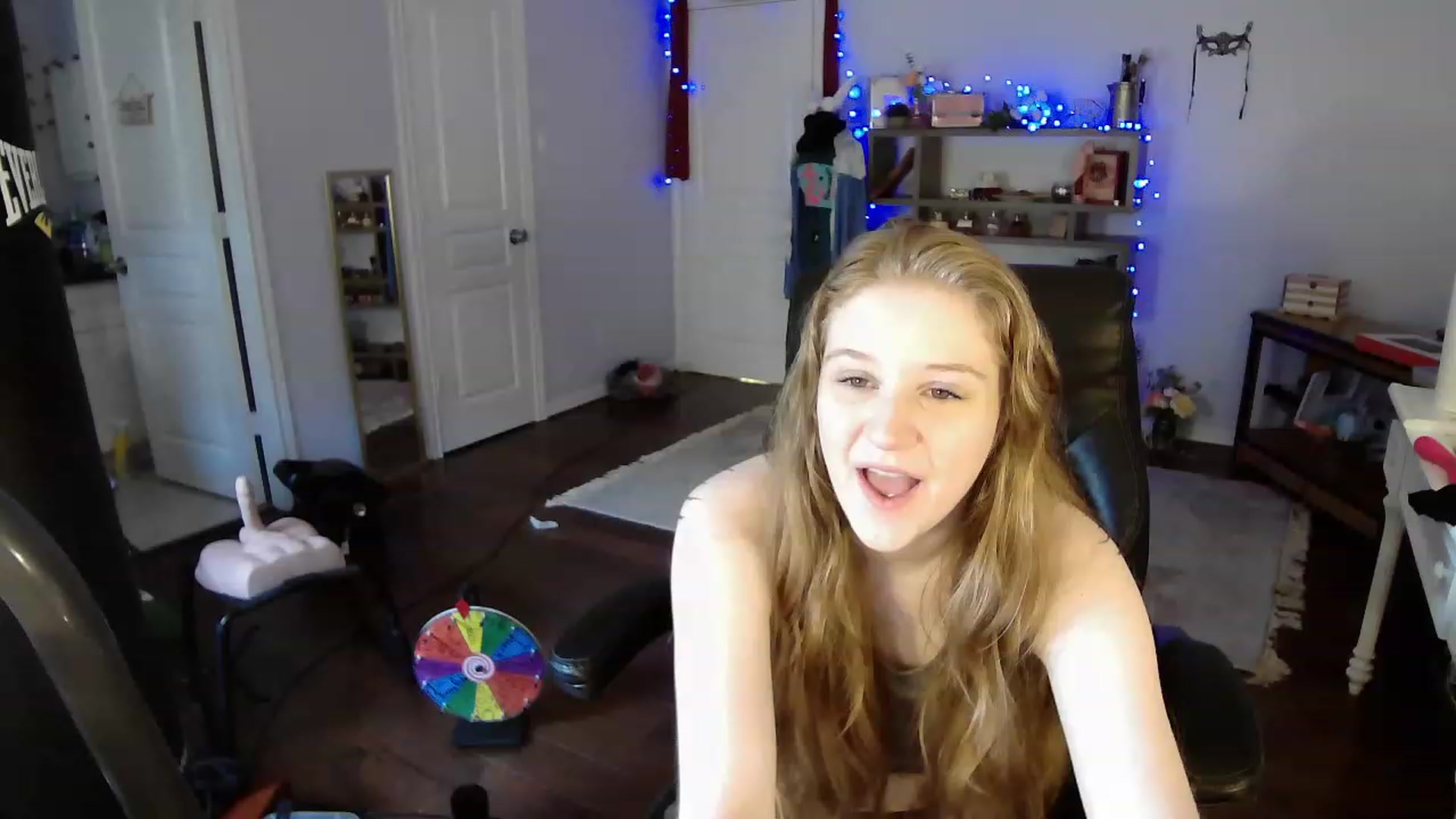 Gallery image thumbnail from Bunnydathug's myfreecams stream on, 04/17/2023, 17:28 image 4 of 20