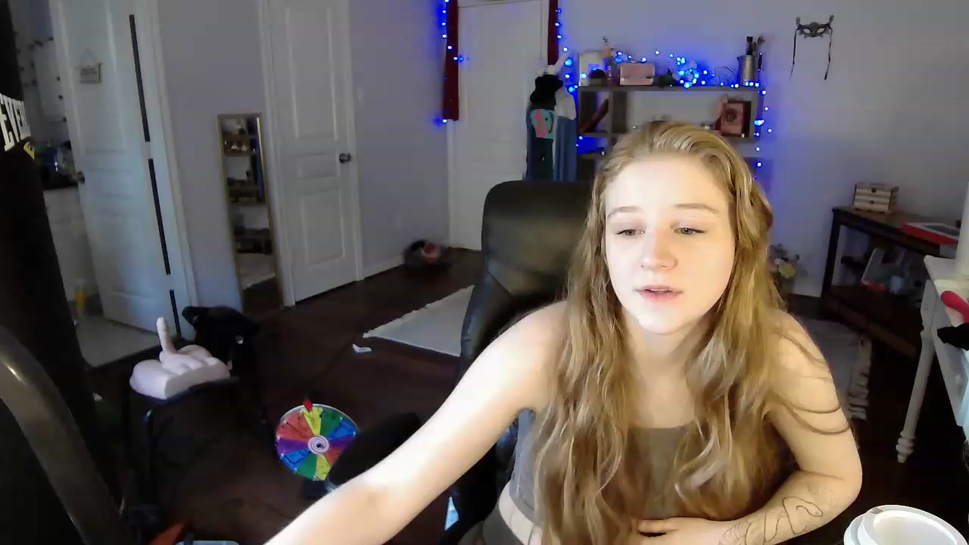 Gallery image thumbnail from Bunnydathug's myfreecams stream on, 04/17/2023, 17:28 image 1 of 20