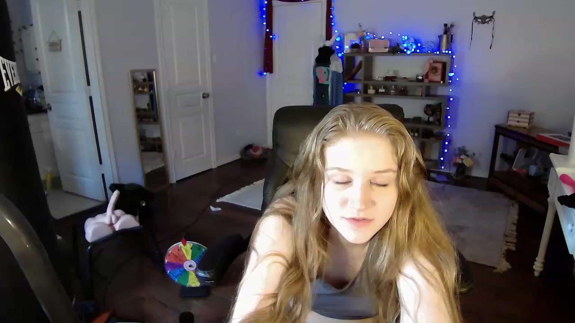 Gallery image thumbnail from Bunnydathug's myfreecams stream on, 04/17/2023, 17:28 image 17 of 20